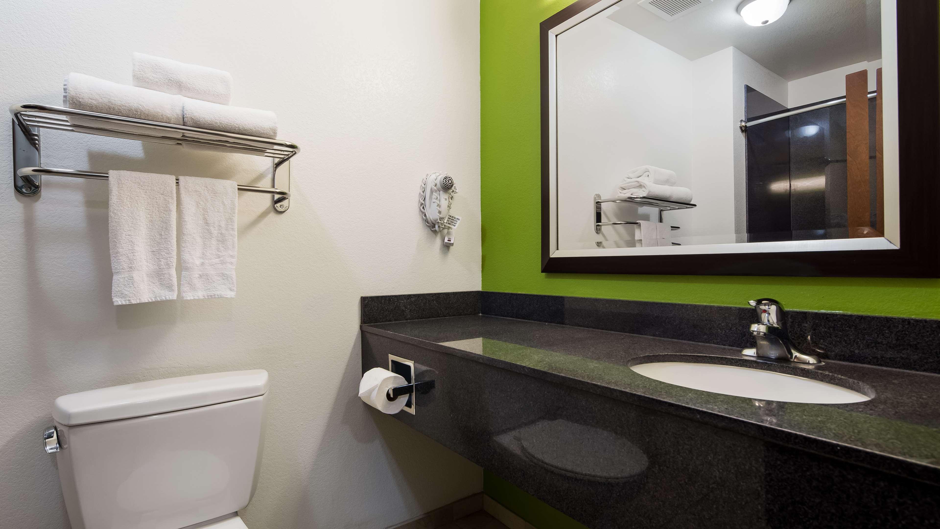 Best Western Douglas Inn & Suites מראה חיצוני תמונה