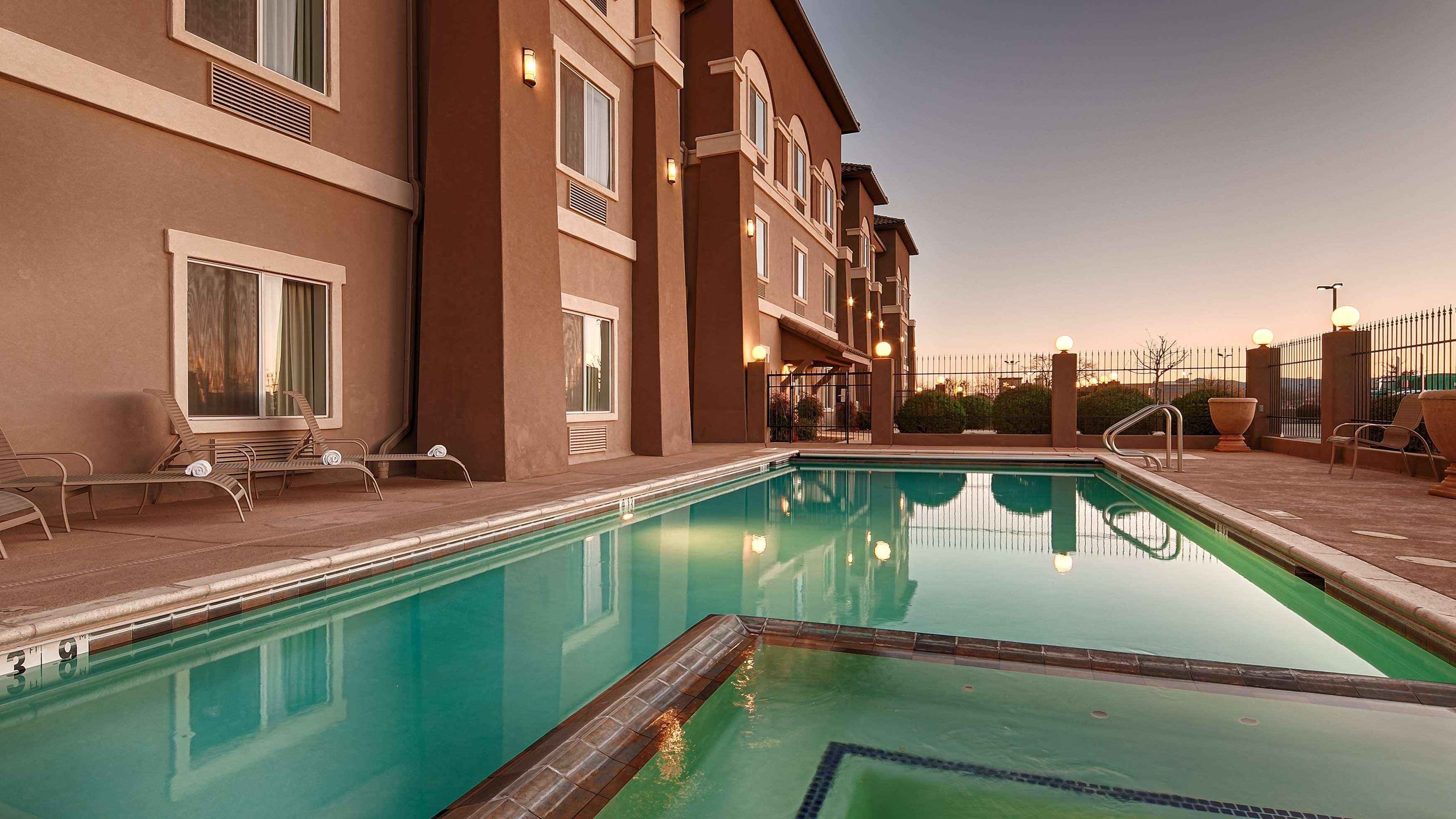Best Western Douglas Inn & Suites מראה חיצוני תמונה