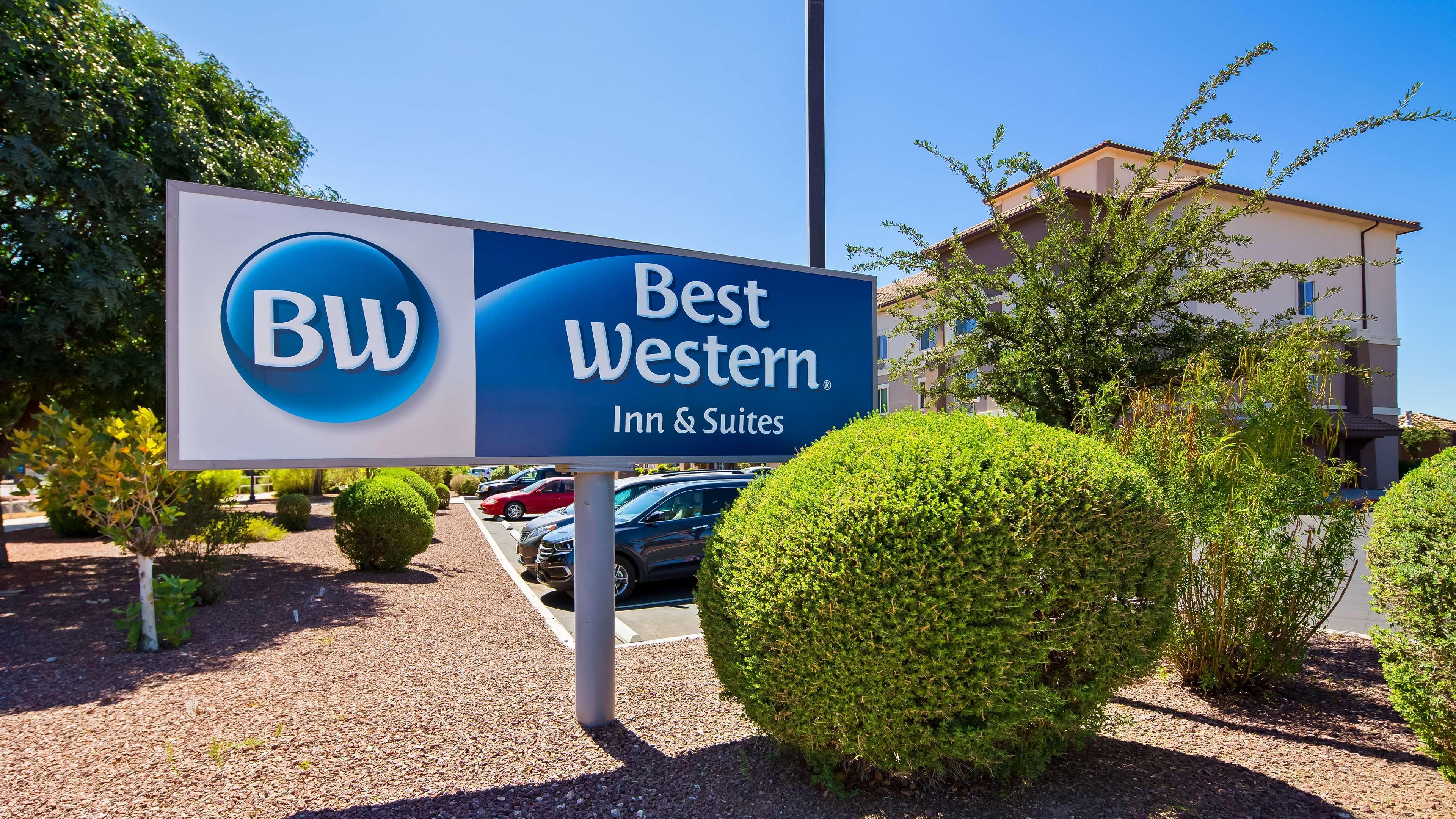Best Western Douglas Inn & Suites מראה חיצוני תמונה