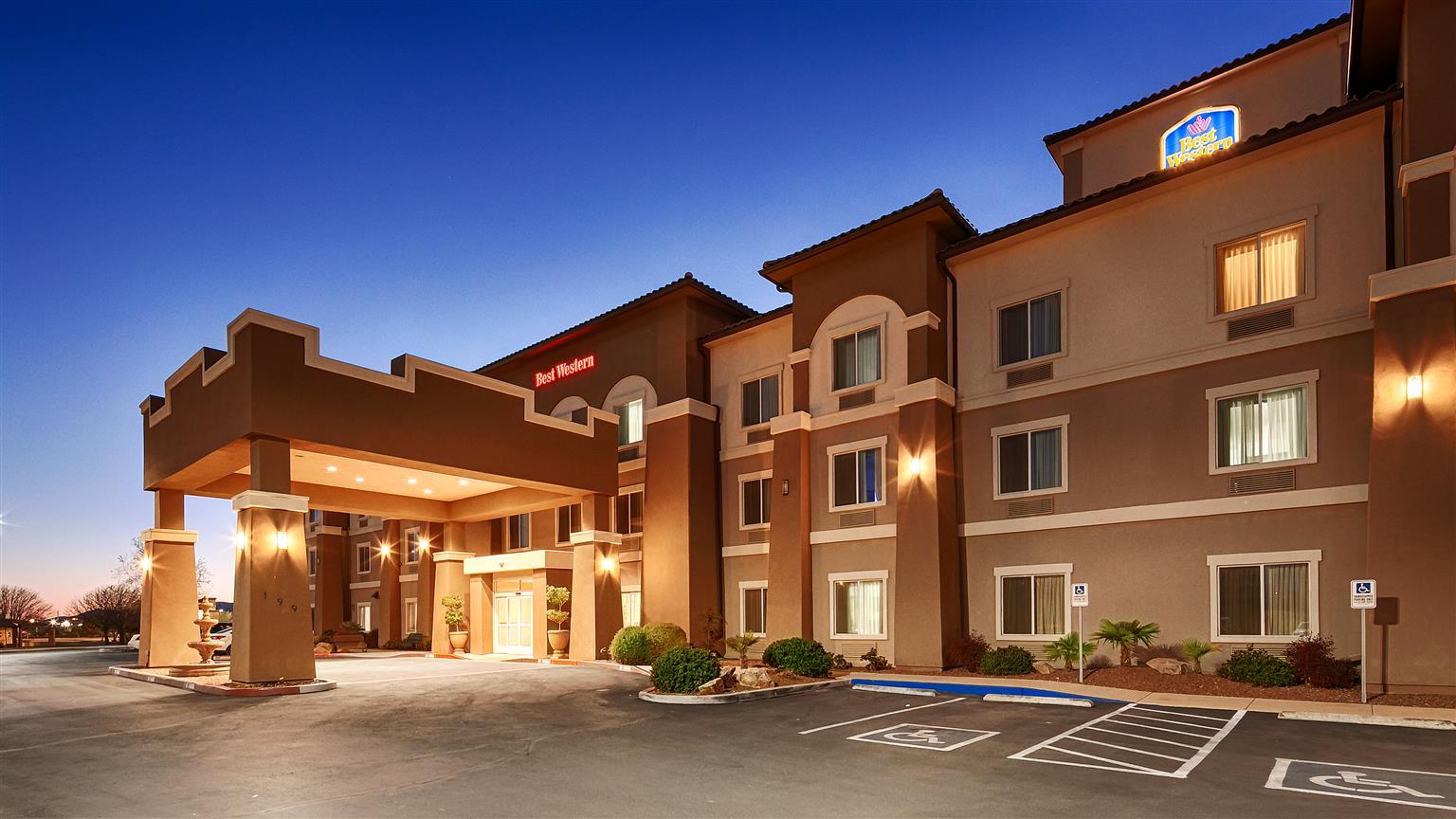 Best Western Douglas Inn & Suites מראה חיצוני תמונה