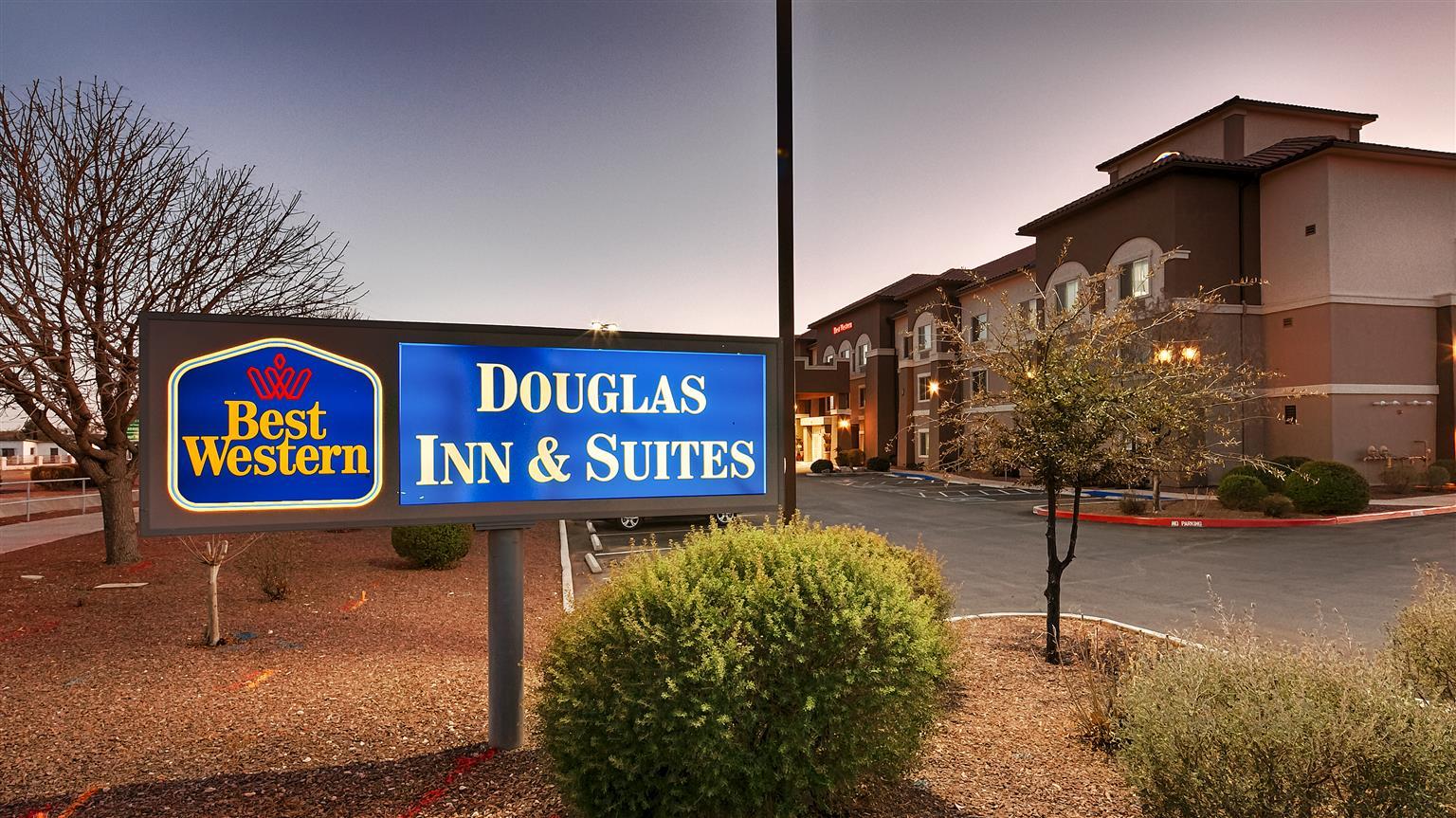 Best Western Douglas Inn & Suites מראה חיצוני תמונה